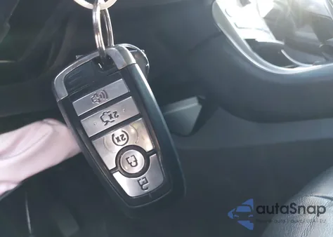 2017 Ford Edge Titanium z USA, uszkodzony, nr VIN 2FMPK4K98HBB59382